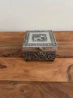 Kistje zilverkleurig, Ophalen of Verzenden