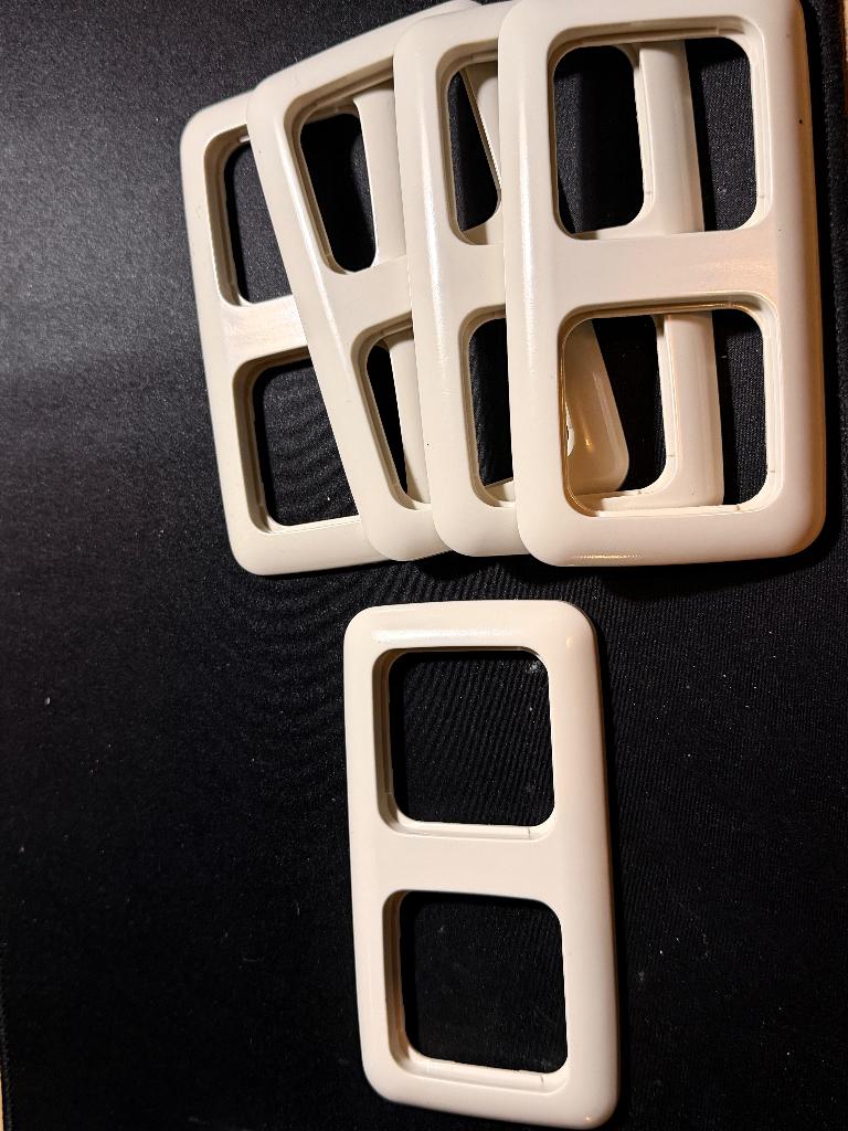 5 stuks Busch & Jaeger afdekramen, Verzenden, Stopcontact