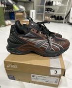 Asics Kiko Kostadinov Protoblast HN2-S Maat 43,5, Bruin, Ophalen of Verzenden, Asics, Sneakers of Gympen