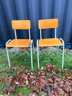 Stapelbare kantine stoelen, Ophalen, Zo goed als nieuw, Bruin, Vijf, Zes of meer stoelen