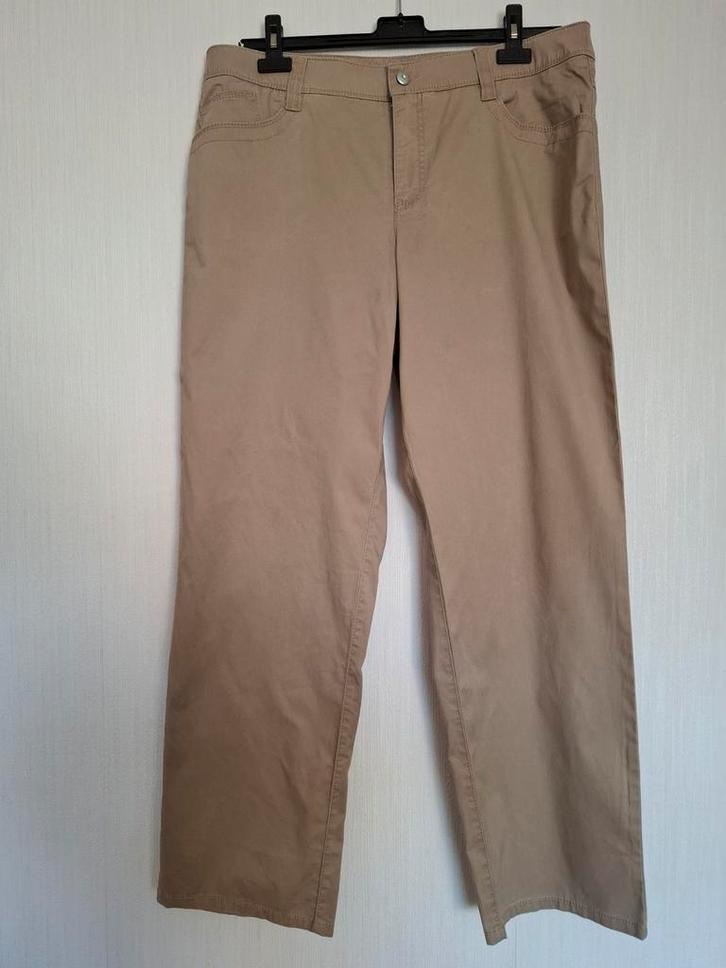 MAC broek Gracia Imperial style 530800 Maat46/32. Beige, Kleding | Dames, Broeken en Pantalons, Nieuw, Maat 46/48 (XL) of groter