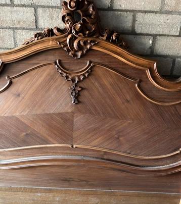 Antiek bed met verstelbare lattenbodem. beschikbaar voor biedingen