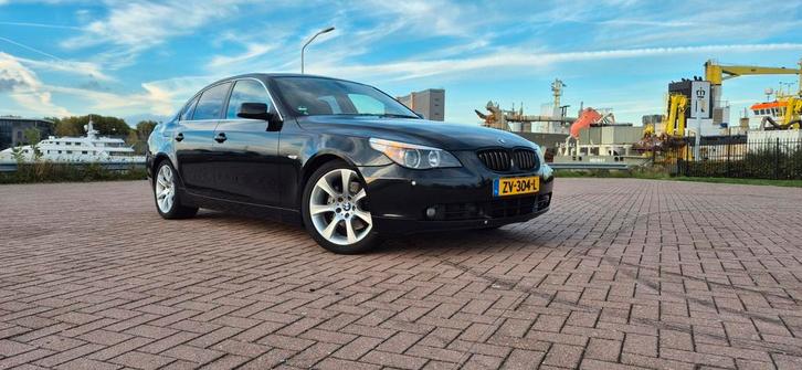 BMW 5-Serie 3.0 I 530 AUT 2004 Zwart VOL OPTIES, Auto's, BMW, Particulier, 5-Serie, ABS, Adaptieve lichten, Airbags, Airconditioning
