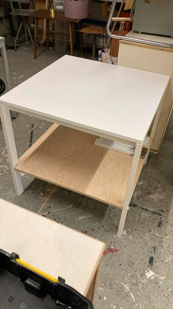 Werktafel beschikbaar voor biedingen