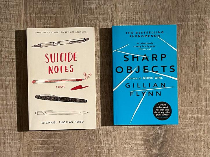 Boeken: Suicide Notes & Sharp Objects, Boeken, Romans, Zo goed als nieuw, Nederland, Ophalen