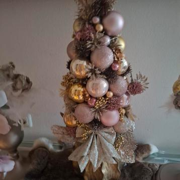 Heel mooi kerstballen boompje  beschikbaar voor biedingen