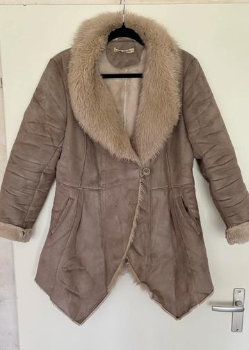 Designer winterjas Betty Barclay maat M beschikbaar voor biedingen