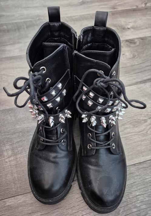 Stoere Zwarte Enkellaarsjes met Studs, Kleding | Dames, Schoenen, Zo goed als nieuw, Lage of Enkellaarzen, Zwart, Ophalen