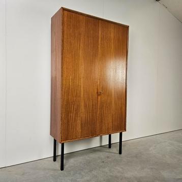 Vintage ondiepe kast teak beschikbaar voor biedingen