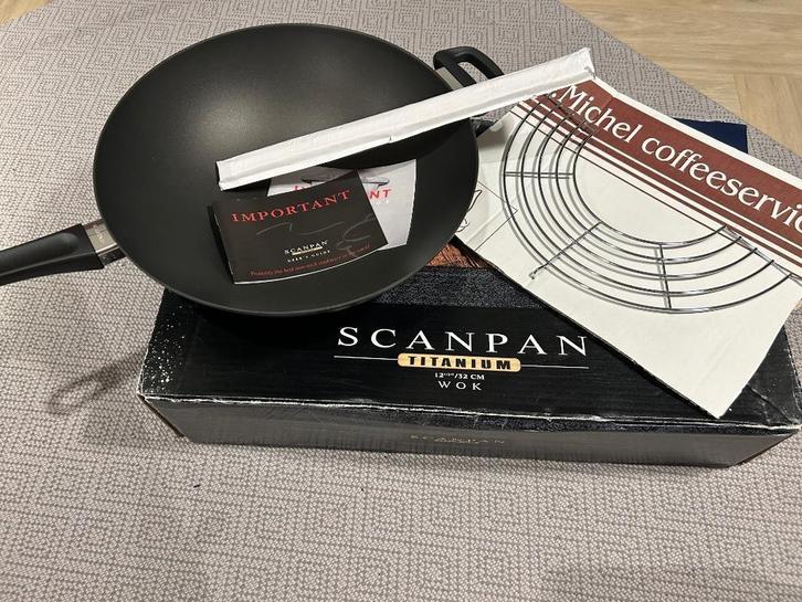 Scanpan 32cm Titanium Wok, Huis en Inrichting, Keuken | Potten en Pannen, Nieuw, Wok, Aluminium, Keramische plaat, Ophalen