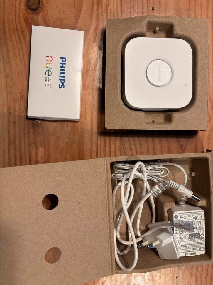 Philips Hue Bridge - Slimme Verlichting Hub, Huis en Inrichting, Lampen | Hanglampen, Zo goed als nieuw, Minder dan 50 cm, Kunststof