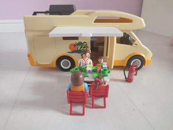 Playmobil 3647 – Camper met figuren en accessoires beschikbaar voor biedingen