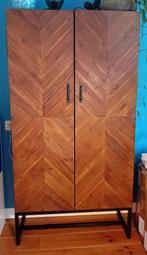 Houten kast met visgraat deuren, Huis en Inrichting, Kasten | Buffetkasten, Ophalen, Met deur(en), 100 tot 150 cm, 200 cm of meer