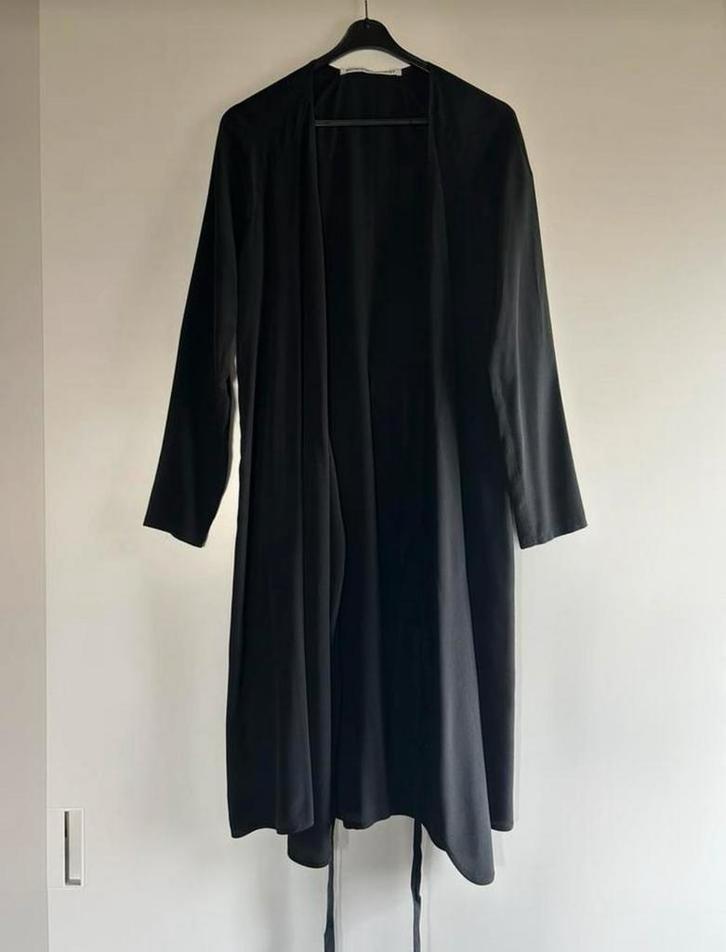 Monique van Heist wrap jurk/jas 100% zijden L zwart, Kleding | Dames, Jurken, Maat 38/40 (M), Zwart, Onder de knie, Ophalen of Verzenden