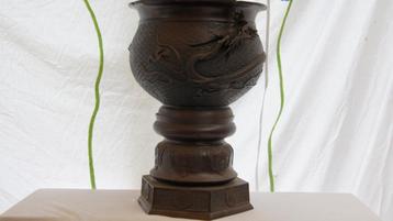 Bloempot met Piedestal ( Brons beschikbaar voor biedingen