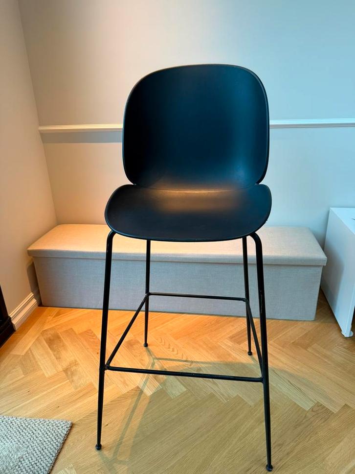 2x Gubi zwarte barkrukken 75cm te koop!, Huis en Inrichting, Barkrukken, Gebruikt, 60 tot 90 cm, 2 krukken, Ophalen