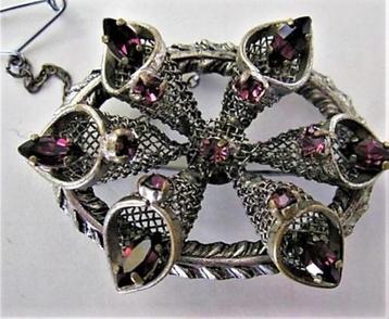 Antieke Tsjechische filigrain broche met paarse stenen (5062 beschikbaar voor biedingen