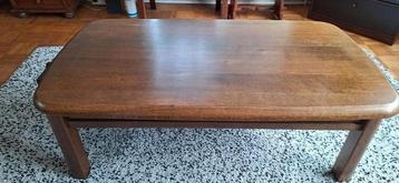 Eiken salontafel met 2 lades beschikbaar voor biedingen