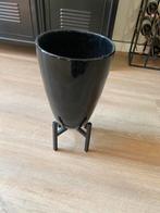 DutZ collection bloempot/ vaas zwart met verhogend rekje, 40 tot 70 cm, Binnen, Rond, Gebruikt