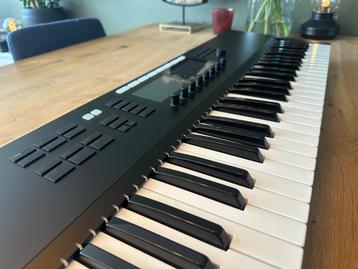 Komplete Kontrol s61 mk2 compleet met doos!  beschikbaar voor biedingen