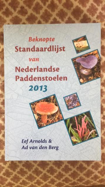 Beknopte standaard lijst van Nederlands Paddenstoelen 2013 beschikbaar voor biedingen