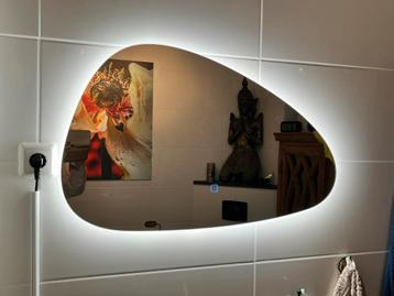 Badkamer Spiegel LED + Verwarming beschikbaar voor biedingen