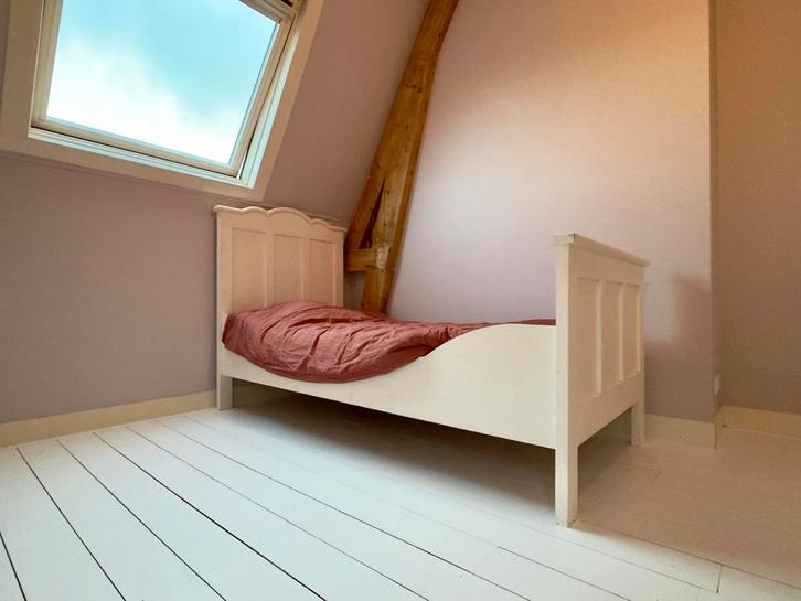 Saartje Prum - electrisch verstelbaar bed 90 x 200, Kinderen en Baby's, Kinderkamer | Bedden, Gebruikt, 180 cm of meer, 85 tot 100 cm