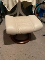 Mooie lederen voetenbank, Ophalen, Minder dan 50 cm, Gebruikt, Leer