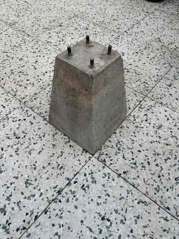 betonpoer beschikbaar voor biedingen