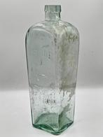 Bodemvondst - Vierkante glazen fles uit rivier bedding, Ophalen of Verzenden