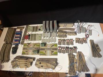 Märklin partij M-Rail (Seinen, Wissels, Overwegen, etc...) beschikbaar voor biedingen