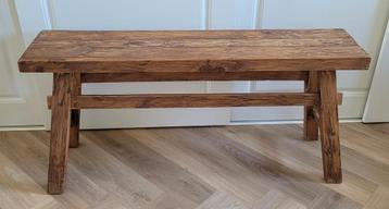 Grof houten bankje voor stoer en sober interieur beschikbaar voor biedingen