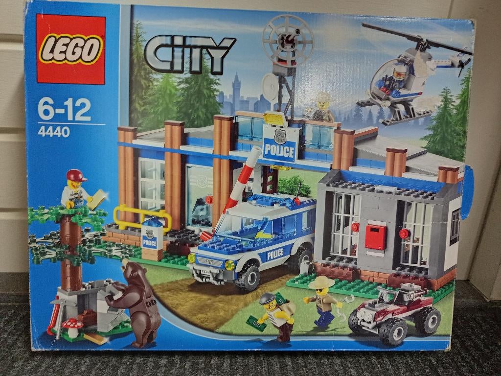 LEGO City Bospolitiebureau - 4440, Ophalen of Verzenden, Zo goed als nieuw, Complete set, Lego