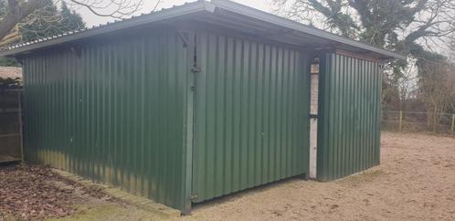 paardenoverkapping met opslag /garage, Dieren en Toebehoren, Stalling en Weidegang, Opfok, Stalling, Weidegang, Toebehoren, 2 of 3 paarden of pony's