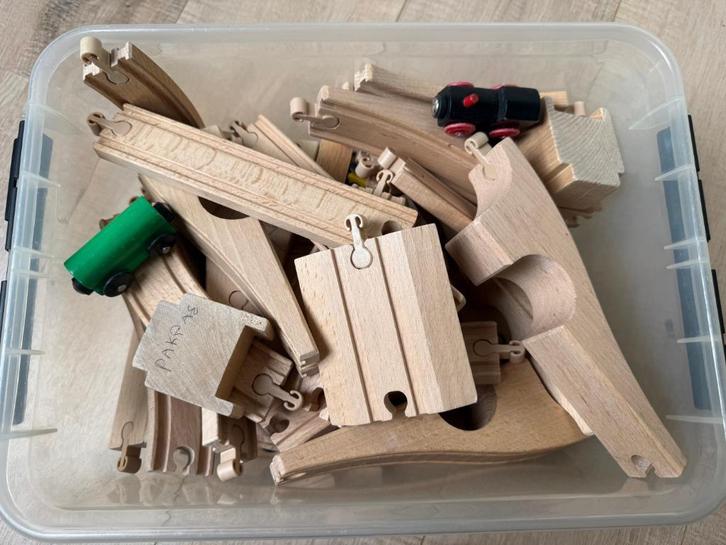 Houten treinbaan inclusief treintje, Kinderen en Baby's, Speelgoed | Overig, Gebruikt, Jongen of Meisje, Ophalen of Verzenden