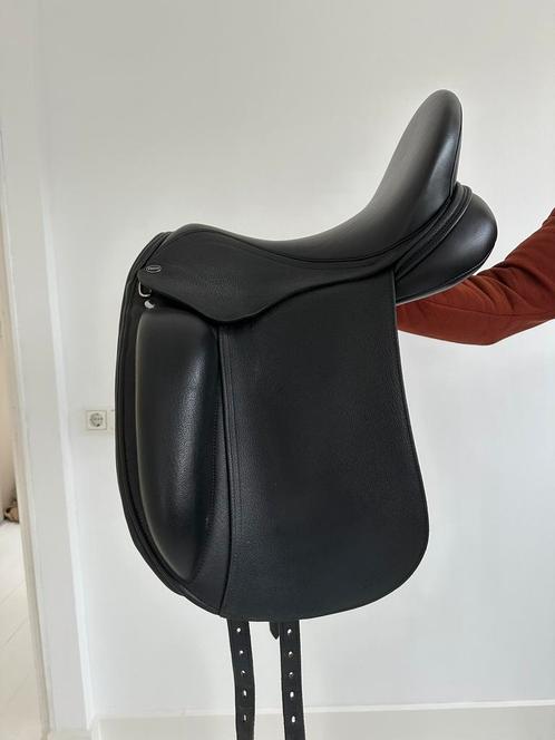 1 maand oud prachtig Fryso zadel!, Dieren en Toebehoren, Paarden en Pony's | Zadels, Nieuw, Dressuur, Ophalen of Verzenden