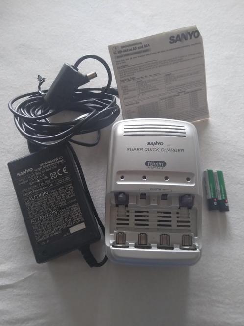 0029 - Sanyo NC‑MQS02 Super Quick Charger voor AA/AAA Ni‑MH, Audio, Tv en Foto, Accu's en Batterijen, Zo goed als nieuw, Oplaadbaar