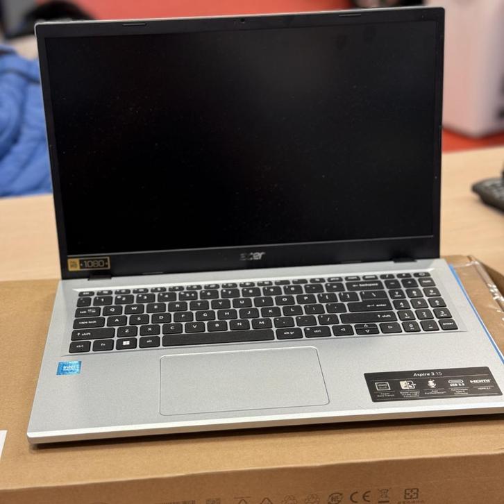 Acer Aspire 3 4gb 128ssd win 11home, Computers en Software, Windows Laptops, Zo goed als nieuw