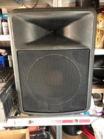 TE KOOP 2x Peavey 1012 4 ohm 2800 Watt beschikbaar voor biedingen