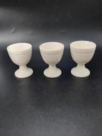 3 crèmekleurige eierdopjes met  ribbelmotief, Overige typen, Ophalen of Verzenden, Zo goed als nieuw, Overige stijlen