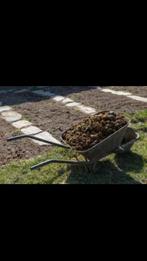 Gratis paardenmest voor (moes) tuin, Ophalen, Mest