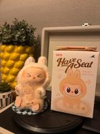 Originele Labubu SiSi - "Have A Seat" The Monsters | PopMart, Verzamelen, Ophalen of Verzenden, Nieuw