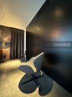 Fritz Hansen Swan of EGG Chair, Footstool NIEUW in doos -43%, Ophalen, Waterstad 23, High-end Furniture, Nieuw