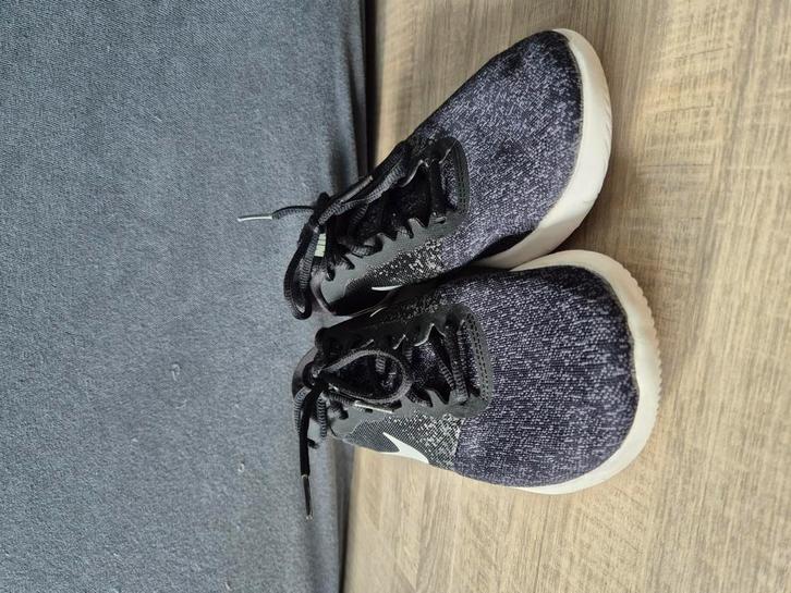 Nike, damesschoenen, lichtgewicht, Kleding | Dames, Schoenen, Zo goed als nieuw, Sneakers of Gympen, Zwart, Ophalen of Verzenden