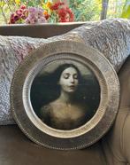 Vintage afbeelding in  ‘Zilveren’ lijst, Huis en Inrichting, Ophalen, Zo goed als nieuw, Minder dan 50 cm