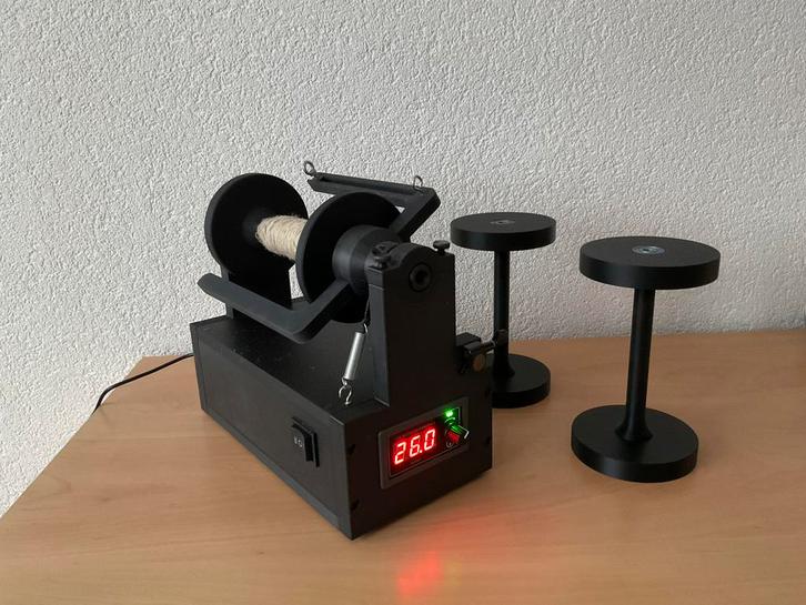 Elektrisch spinnewiel ( E-spinner), Hobby en Vrije tijd, Spinnewielen en Spinnen, Zo goed als nieuw, Spinnewiel, Ophalen of Verzenden