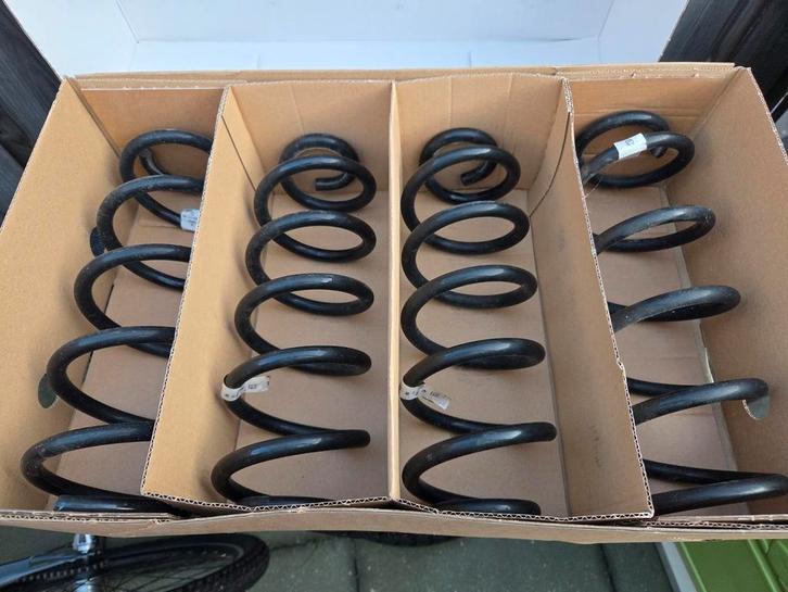 Originele verenset Audi A4 B9, Auto-onderdelen, Ophanging en Onderstel, Audi, Ophalen of Verzenden