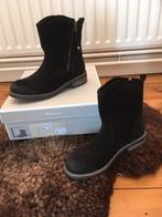 Tamaris suede zwart kort laarsje met rits. 39. Nieuw € 99,99, Tamaris, Zwart, Nieuw, Ophalen of Verzenden