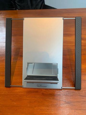 Laptop/Tablet Standaard - Opvouwbaar & Compact beschikbaar voor biedingen