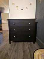 Ikea hemnes ladekast zwartbruin met 3 lades., Huis en Inrichting, Kasten | Ladekasten, Ophalen, 5 laden of meer, Zo goed als nieuw